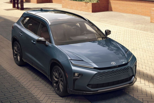 Toyota Crown Signia: Hybrydowy crossover klasy premium
