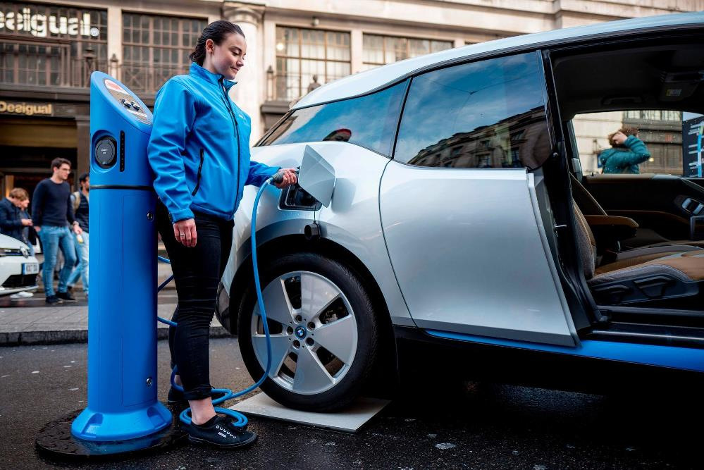 Jak samochody elektryczne wpływają na organizm człowieka? Mity i fakty