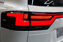 Toyota Land Cruiser 300 2021- Lampy tylne V2 zdjęcia 3