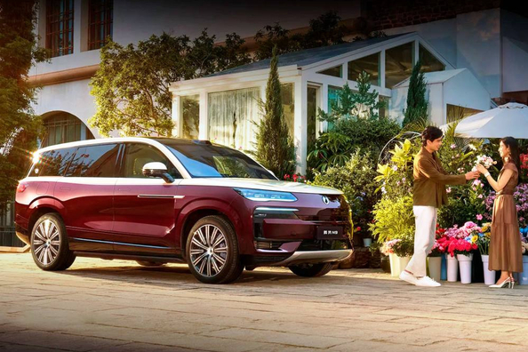 Test Denza N9 Plug-in Hybrid: hybrydowy flagowiec BYD
