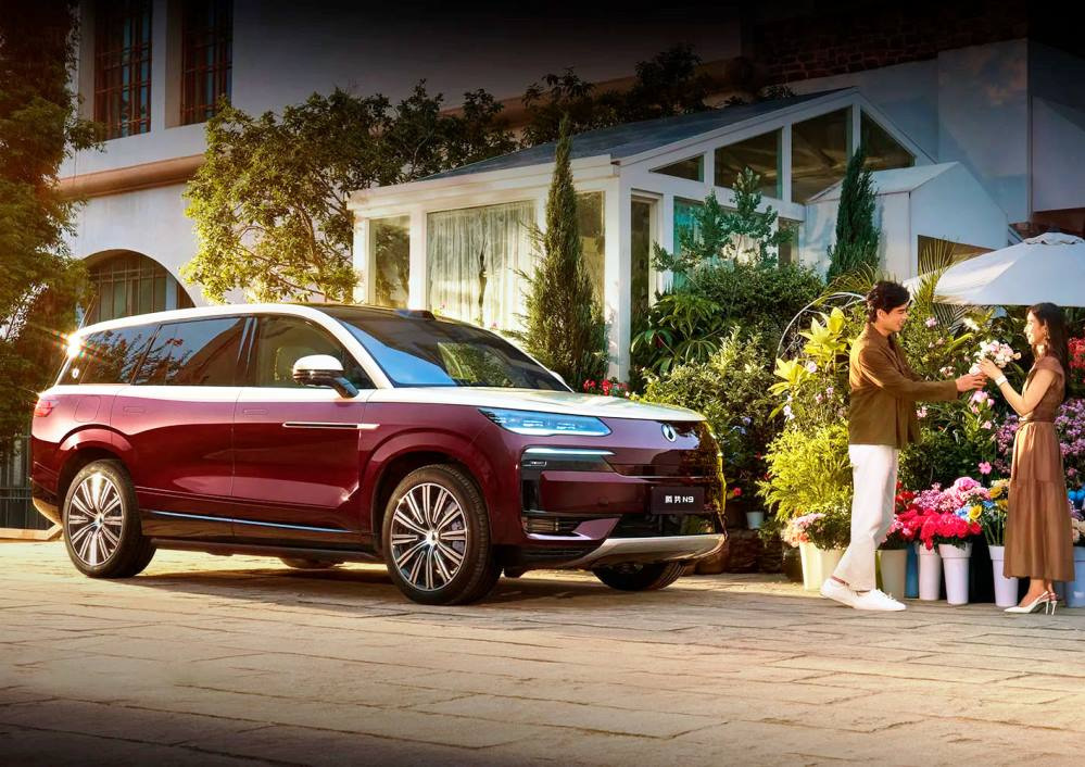 Test Denza N9 Plug-in Hybrid: hybrydowy flagowiec BYD