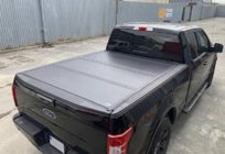 Toyota Hilux 2015- 4-sekcyjna osłona bagażnika zdjęcia 1