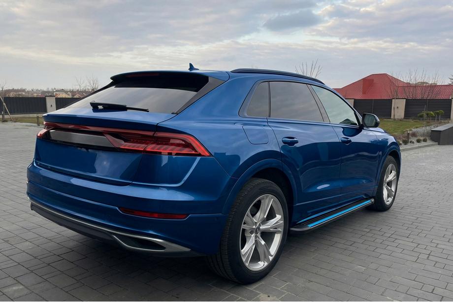Audi Q8 2018- Stopnie boczne Maya Blue (2 szt., Aluminium) Image