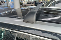 Toyota Highlander 2013-2019 Belki poprzeczne bagażnika dachowego na relingi zintegrowane OEM (2 szt.) Szary zdjęcia 8