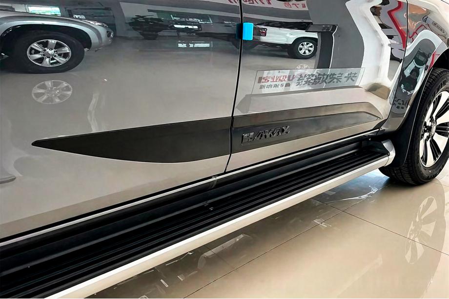 Isuzu D-Max 2019- Progi Boczné OEM (2 szt) Zdjęcia 3