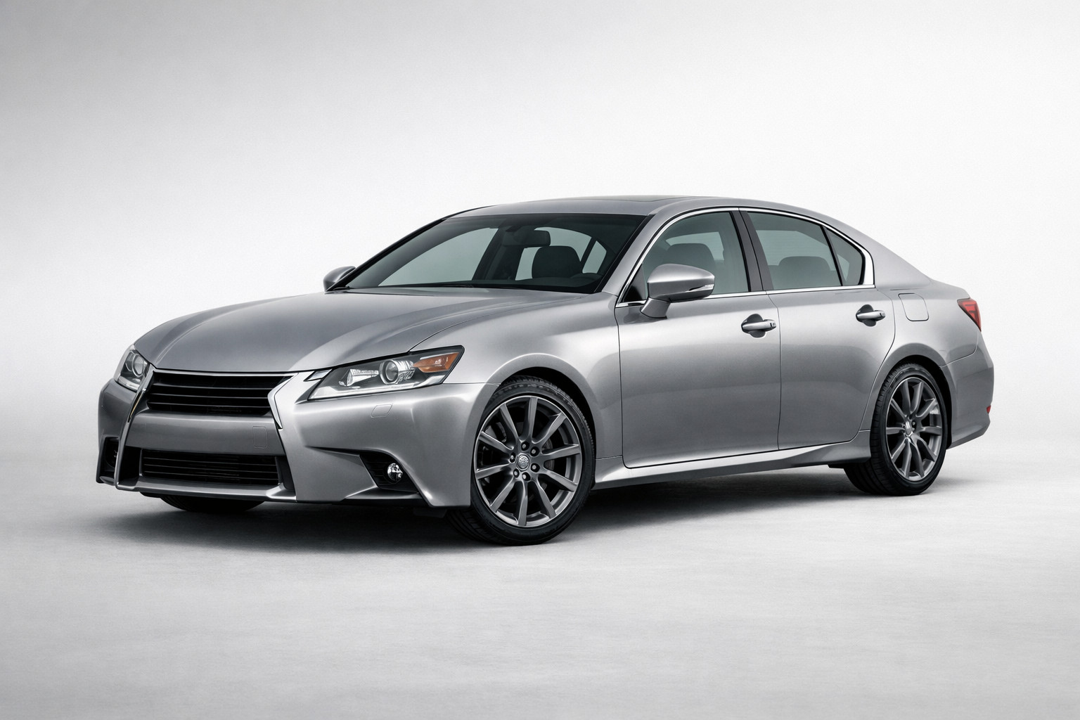Lexus GS 2011-2020: sedan dla tych, którym znudziły się niemieckie auta