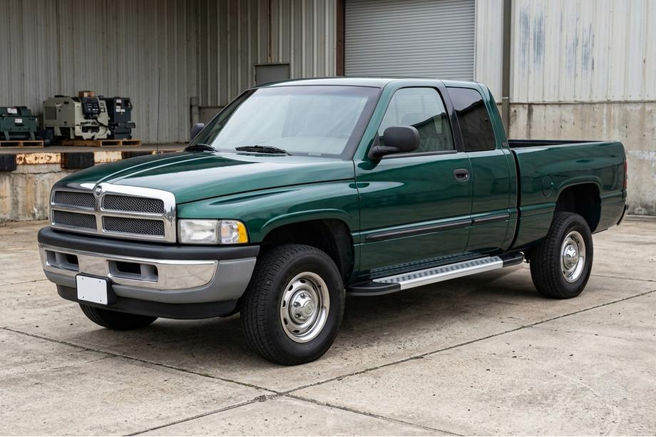 Dodge RAM (BR/BE) 1994–2002 Progi Boczné Vision New Grey (2 szt., Aluminium) Image
