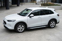 Honda ZR-V 2022- Progi boczne Allmond Grey (2 szt., aluminium) zdjęcia 1