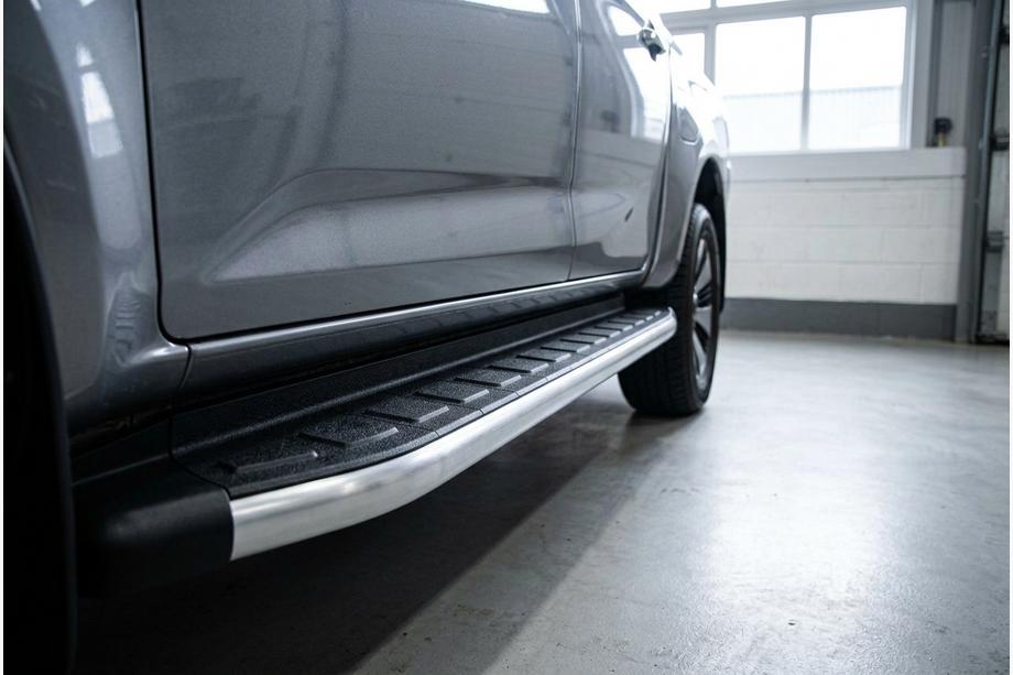 Isuzu D-Max 2019- Progi boczne Fullmond (2 szt., Aluminium) Image