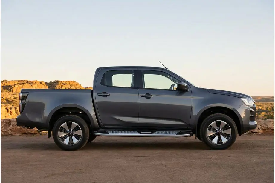 Isuzu D-Max 2019- Progi Boczne Mevsim Grey (2 szt., Aluminium) Image