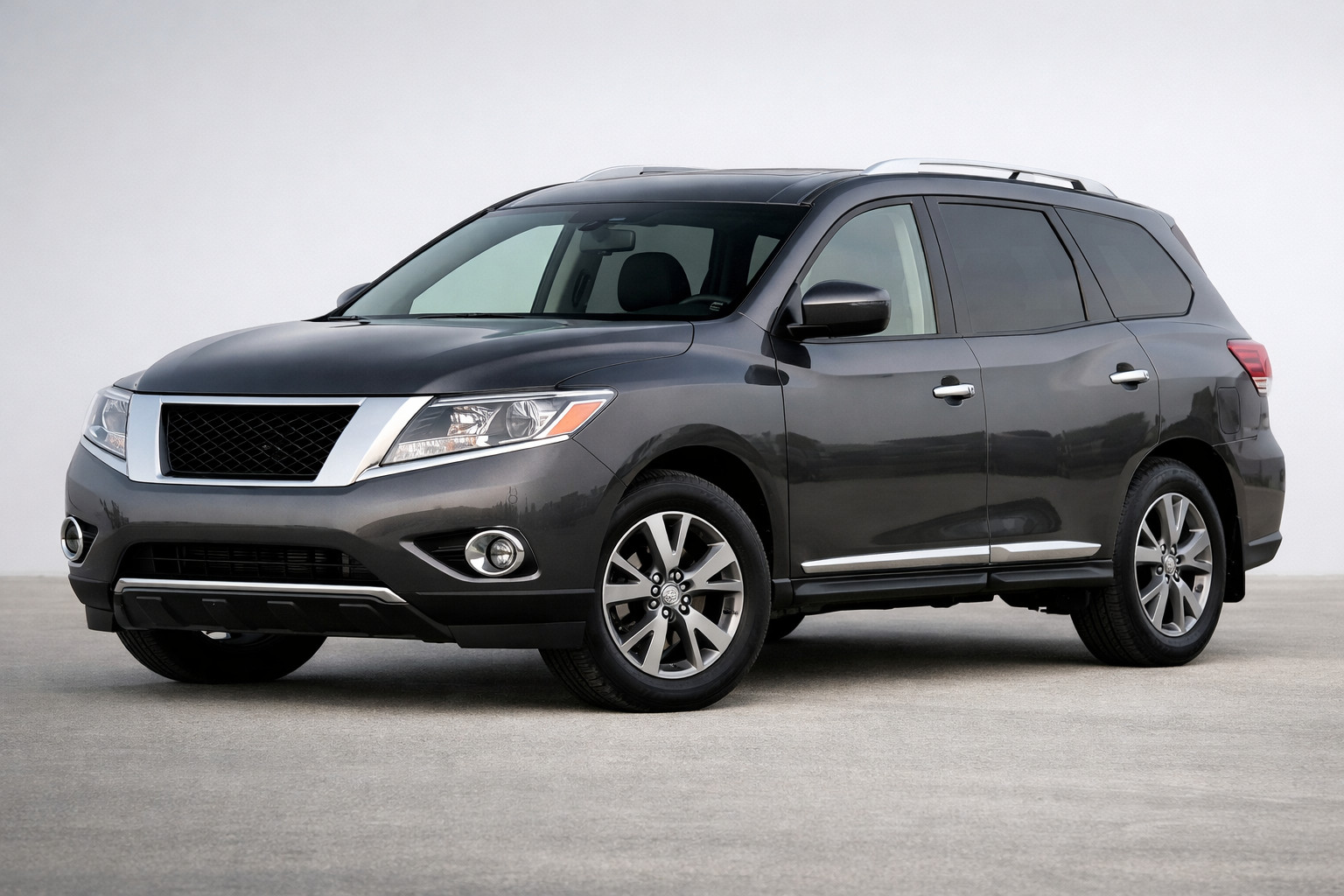 Test Nissan Pathfinder R52 2012–2021: rodzinny SUV z przestrzenią i komfortem