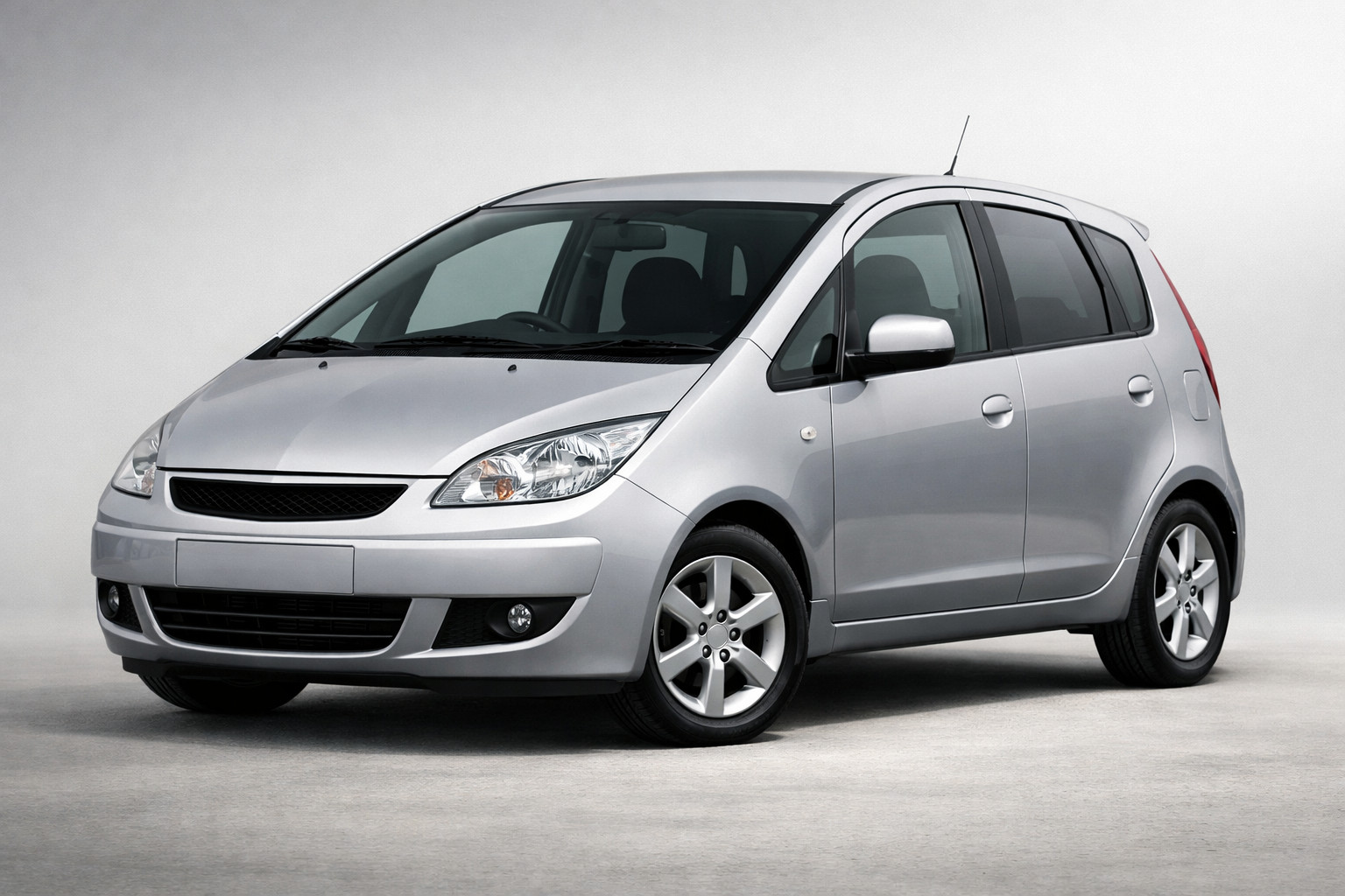 Test Mitsubishi Colt 2004-2012: kompaktowe auto miejskie o prostym charakterze