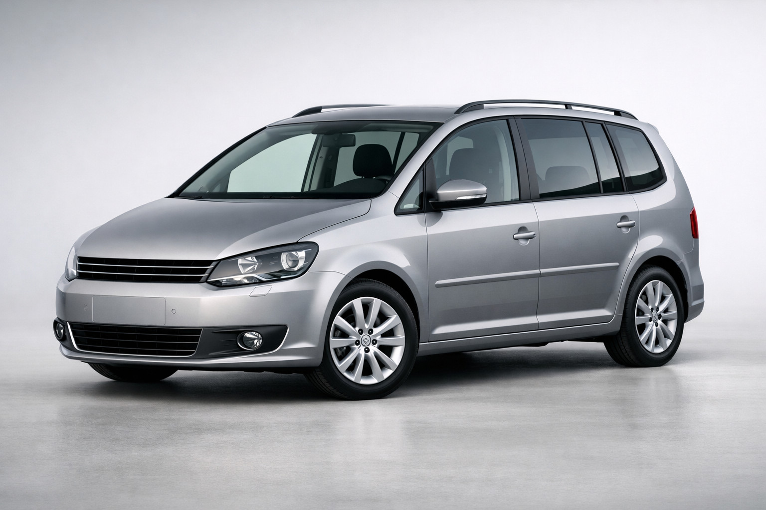 Volkswagen Touran 2010-2015: test praktycznego rodzinnego minivana