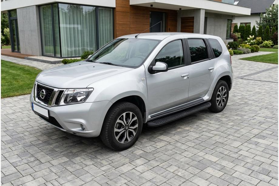 Nissan Terrano 2014- Progi Boczné Tayga Black (2 szt., Aluminium) Image