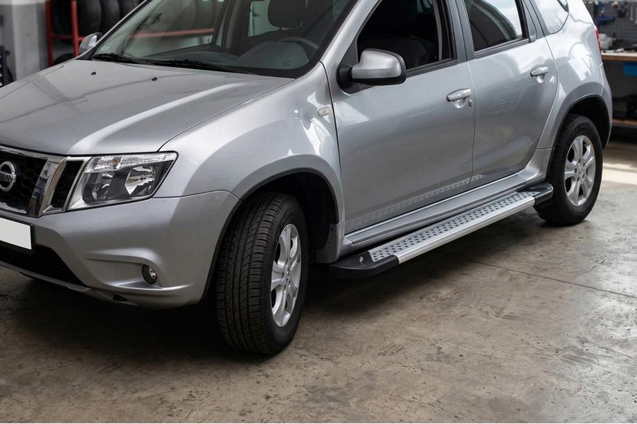 Nissan Terrano 2014- Progi Boczné Vision New Grey (2 szt., Aluminium) Zdjęcia 1