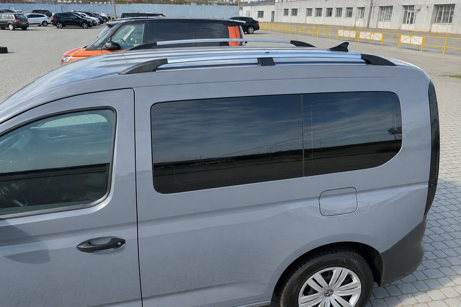 Ford Connect 2021- Relingi dachowe chromowane (turecki design) Podstawa standardowa, Nóżki plastikowe Zdjęcia 5