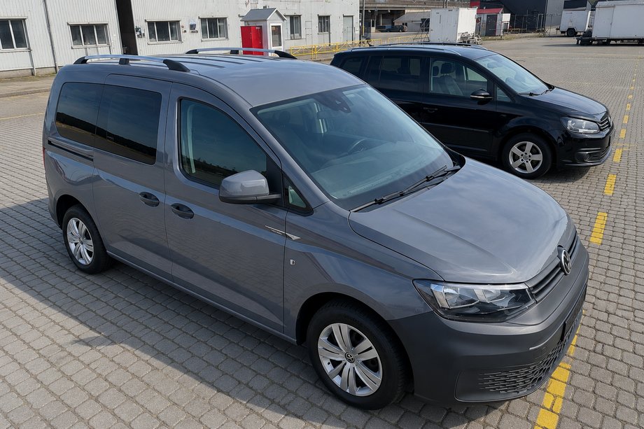 Ford Connect 2021- Relingi dachowe chromowane (turecki design) Podstawa standardowa, Nóżki plastikowe Zdjęcia 3