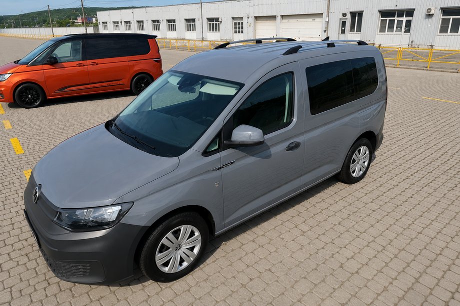 Ford Connect 2021- Relingi dachowe chromowane (turecki design) Baza Maxi, Metalowe Stopy Image