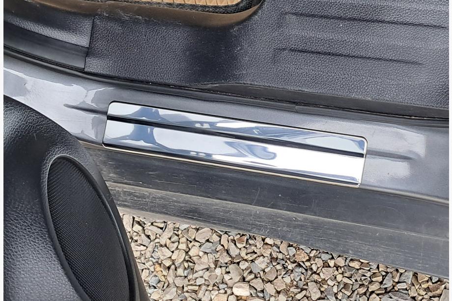 Nissan X-trail T32/Rogue 2014-2021 Nakładki progowe OmsaLine (4 szt, stal nierdzewna) Zdjęcia 2