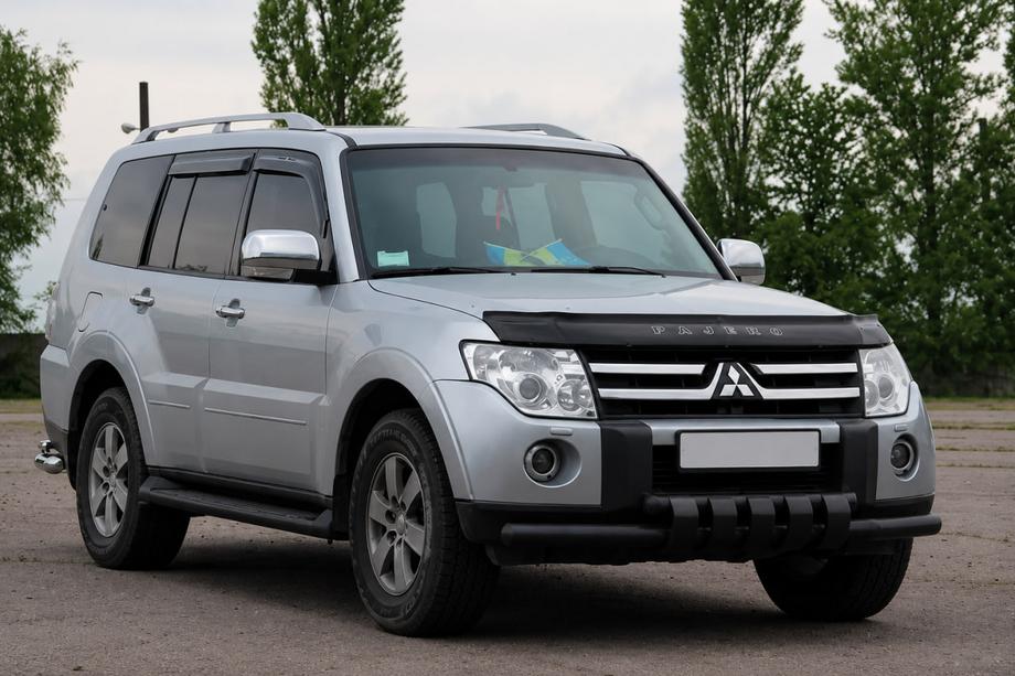 Mitsubishi Pajero Wagon III 1999-2006 Orurowanie przednie ST015 Black (stal nierdzewna) Zdjęcia 3