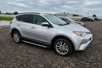 Toyota Rav 4 2019–2025 Relingi dachowe OEM czarne (aluminium) zdjęcia 2