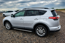 Toyota Rav 4 2019–2025 Relingi dachowe OEM czarne (aluminium) zdjęcia 1