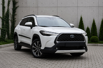 Toyota Corolla Cross 2020- Zintegrowane relingi dachowe czarne OEM (tworzywo ABS, montaż na klej) zdjęcia 1