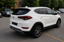 Hyundai Tucson TL 2016-2021 Zintegrowane relingi dachowe czarne OEM (tworzywo ABS, montaż na klej) zdjęcia 1