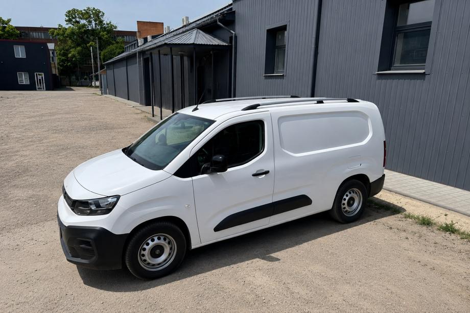 Citroen Berlingo/Multispace 2018- Relingi dachowe chromowane (turecki design) Podstawa standardowa, Metalowe nóżki Zdjęcia 2