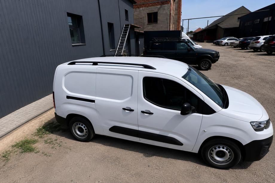 Citroen Berlingo/Multispace 2018- Relingi dachowe czarne (turecki design) Standard, plastikowe stopki Image