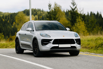 Porsche Macan 2014-2024 Relingi dachowe zintegrowane czarne OEM (Aluminium, montaż na klej) zdjęcia 2