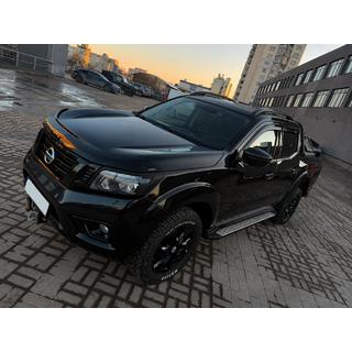 Czarne relingi dachowe OEM (ABS, montaż na klej) Nissan Navara/NP300 2016- zdjęcia 1