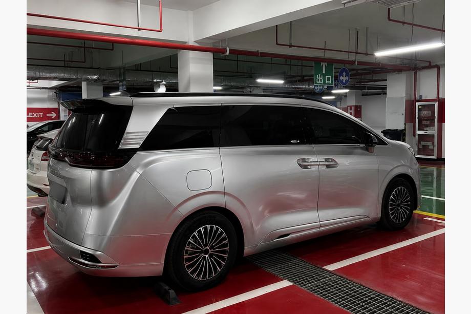 Denza D9 2022– Relingi dachowe zintegrowane czarne OEM (Aluminium, montaż na klej) Image