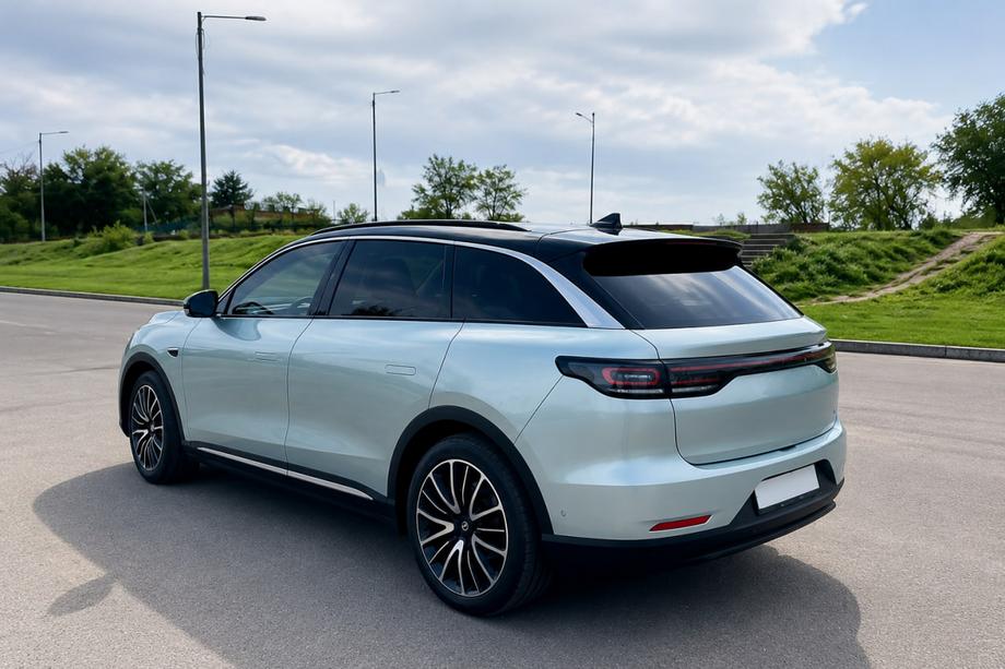Leapmotor C11 2021– Relingi dachowe OEM czarne (Aluminium, montaż na klej) Zdjęcia 2