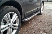 Nissan Qashqai 2010-2014 Progi Boczne BlackLine (2 szt, Aluminium) zdjęcia 1