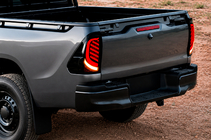 Toyota Hilux 2015- Lampy tylne V1 (2 szt.) zdjęcia 1