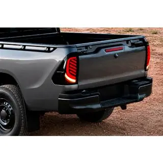Lampy tylne V1 (2 szt.) Toyota Hilux 2015- zdjęcia 1