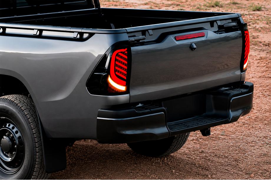 Toyota Hilux 2015- Lampy tylne V1 (2 szt.) Image
