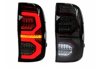 Toyota Hilux 2015- Lampy tylne V3 (2 szt.) zdjęcia 2