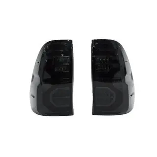 Lampy tylne V3 (2 szt.) Toyota Hilux 2015- zdjęcia 1