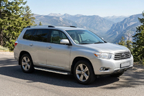 Toyota Highlander 2008-2013 Progi Boczne BlackLine (2 szt, Aluminium) zdjęcia 1