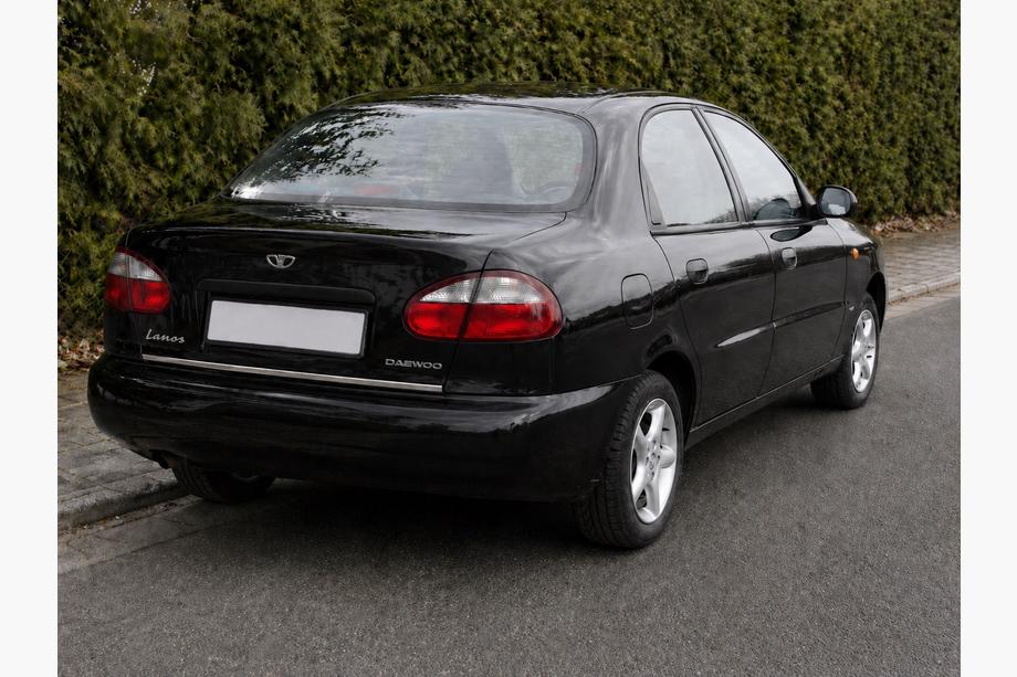 Daewoo Lanos 1998-2017 Listwa bagażnika stal nierdzewna Image