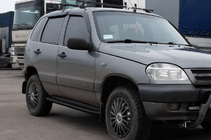 Chevrolet Niva 1998-2020 Progi boczne Premium Black (2 szt., stal nierdzewna) zdjęcia 2