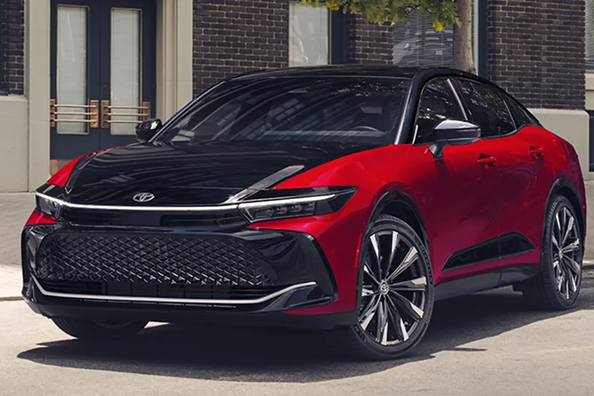 Toyota Crown 2027: nowa hybryda THS 5, napęd na cztery koła i odświeżony design