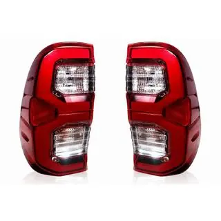 Lampy tylne V4 (2 szt.) Toyota Hilux 2015-