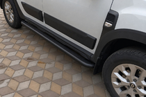 Dacia Duster 2018-2024 Progi boczne / stopnie Premium (2 szt., stal nierdzewna) Black zdjęcia 2