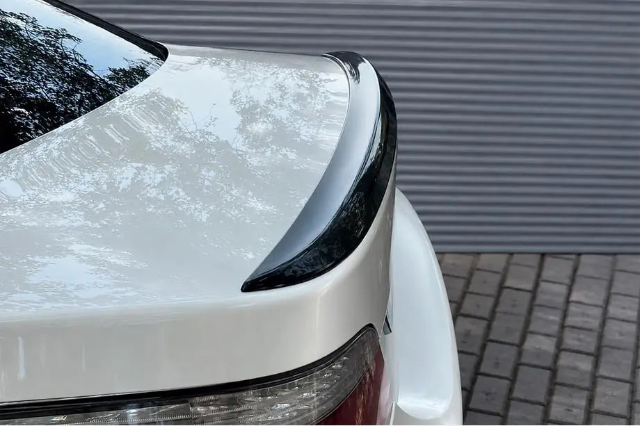 BMW E60: montaż spoilera w stylu M5