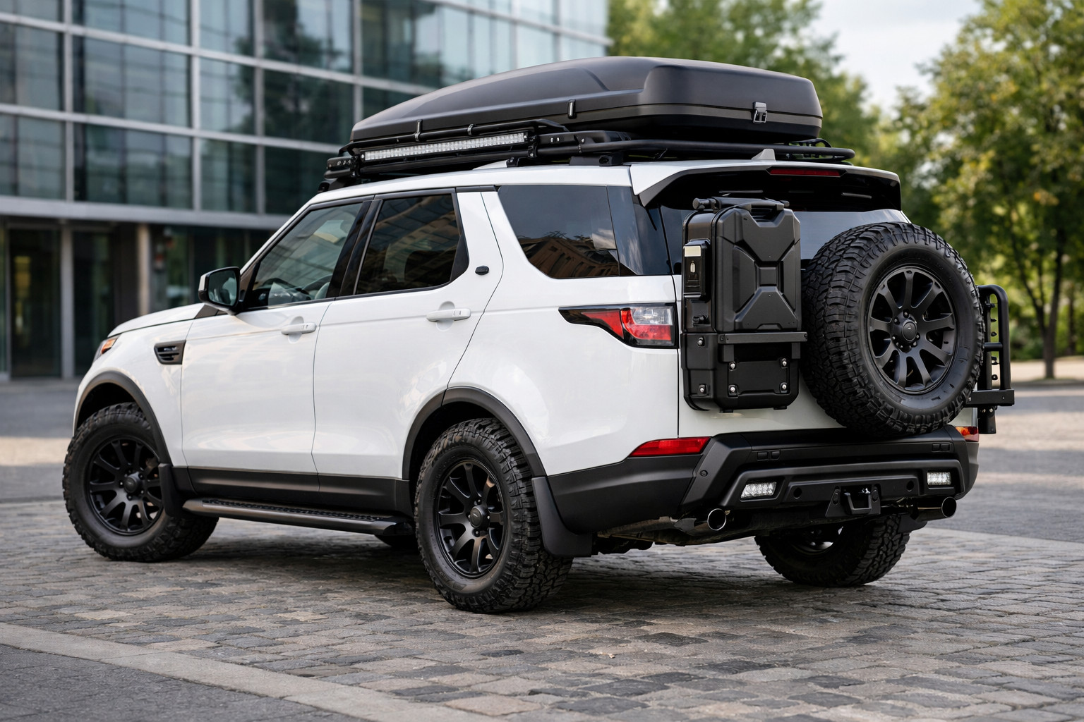 Pakiet modyfikacji Land Rover Discovery 5 po zakupie do miasta i w podróż