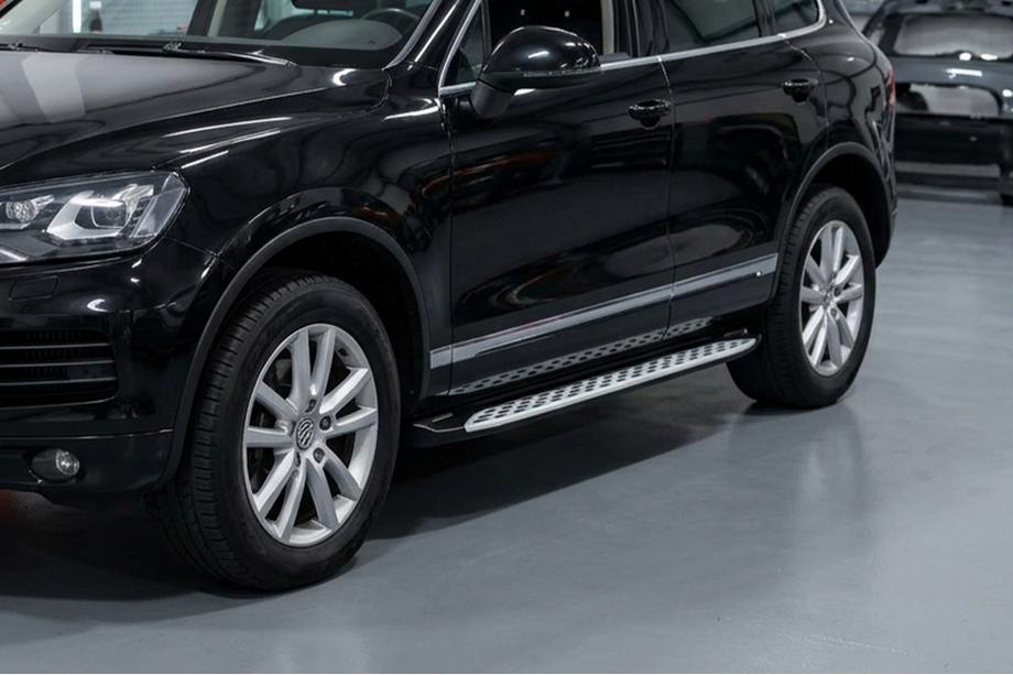 Volkswagen Touareg 2002–2010 Progi Boczné Shining V1 (2 szt., Aluminium) Image