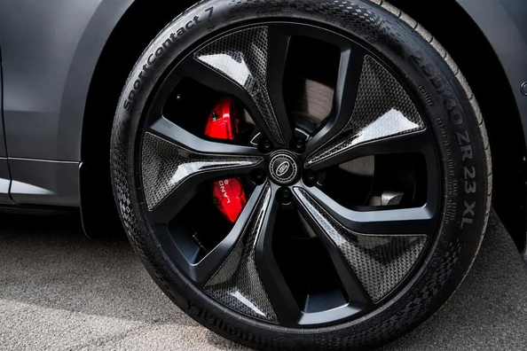Range Rover Sport 2025: montaż stylowych felg aluminiowych Zdjęcie 2